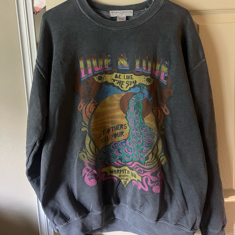 gray sweatshirt with cute image on the front. size s/m